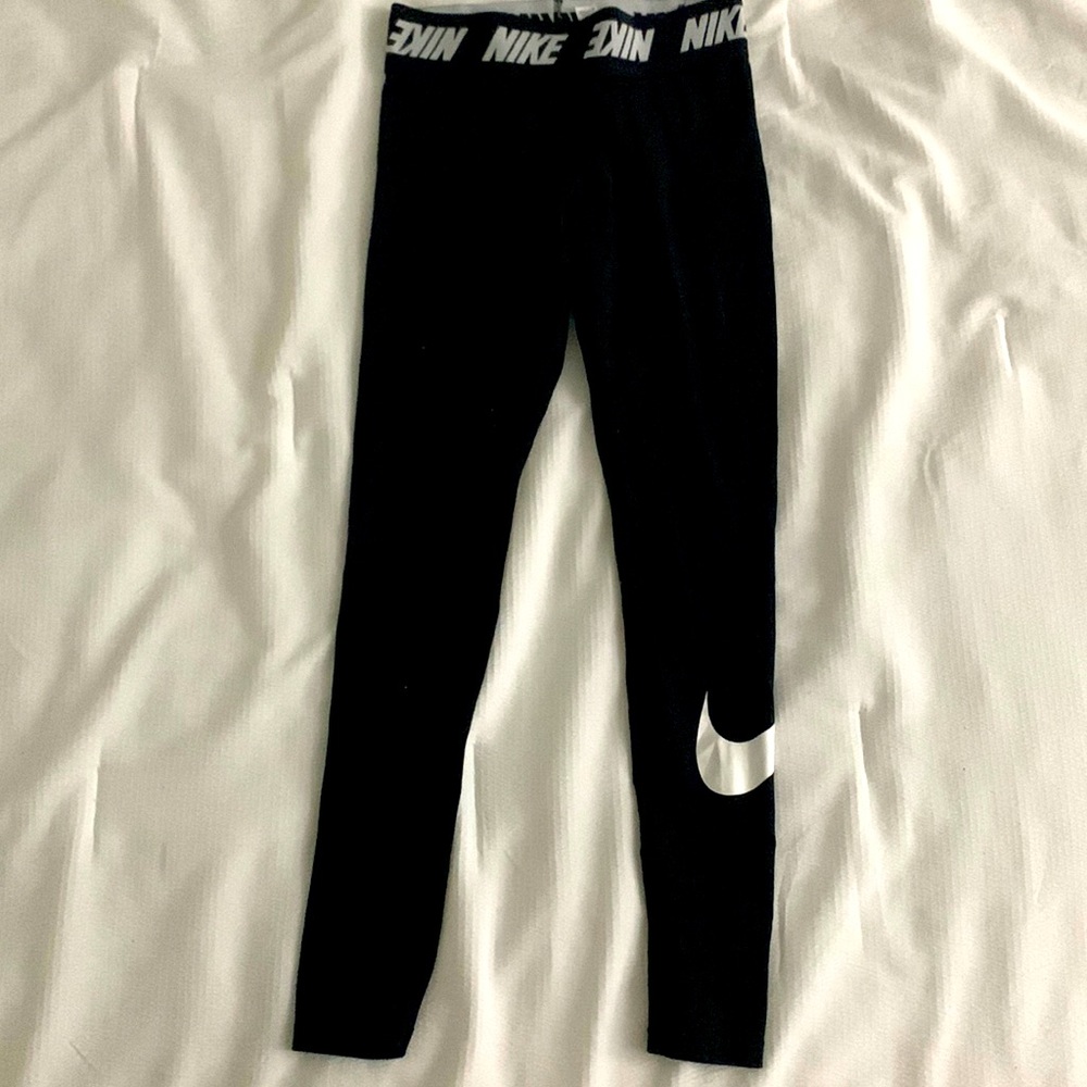 Lightly worn Nike black leggings